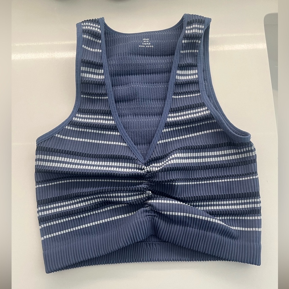 Like New- Aerie compression crop top - Medium